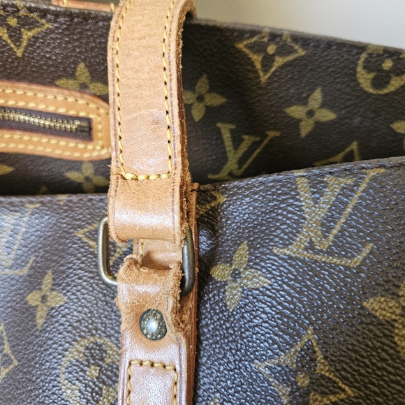 LV SHOPPING TOTE WITH RED AUTHENTIC BAG TAG (key chain not LV) - Picture 8 of 16